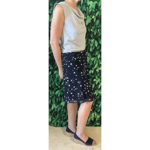 🌺 Banana Republic Navy Floral Lined Skirt Size 10 - Picture 5 of 9